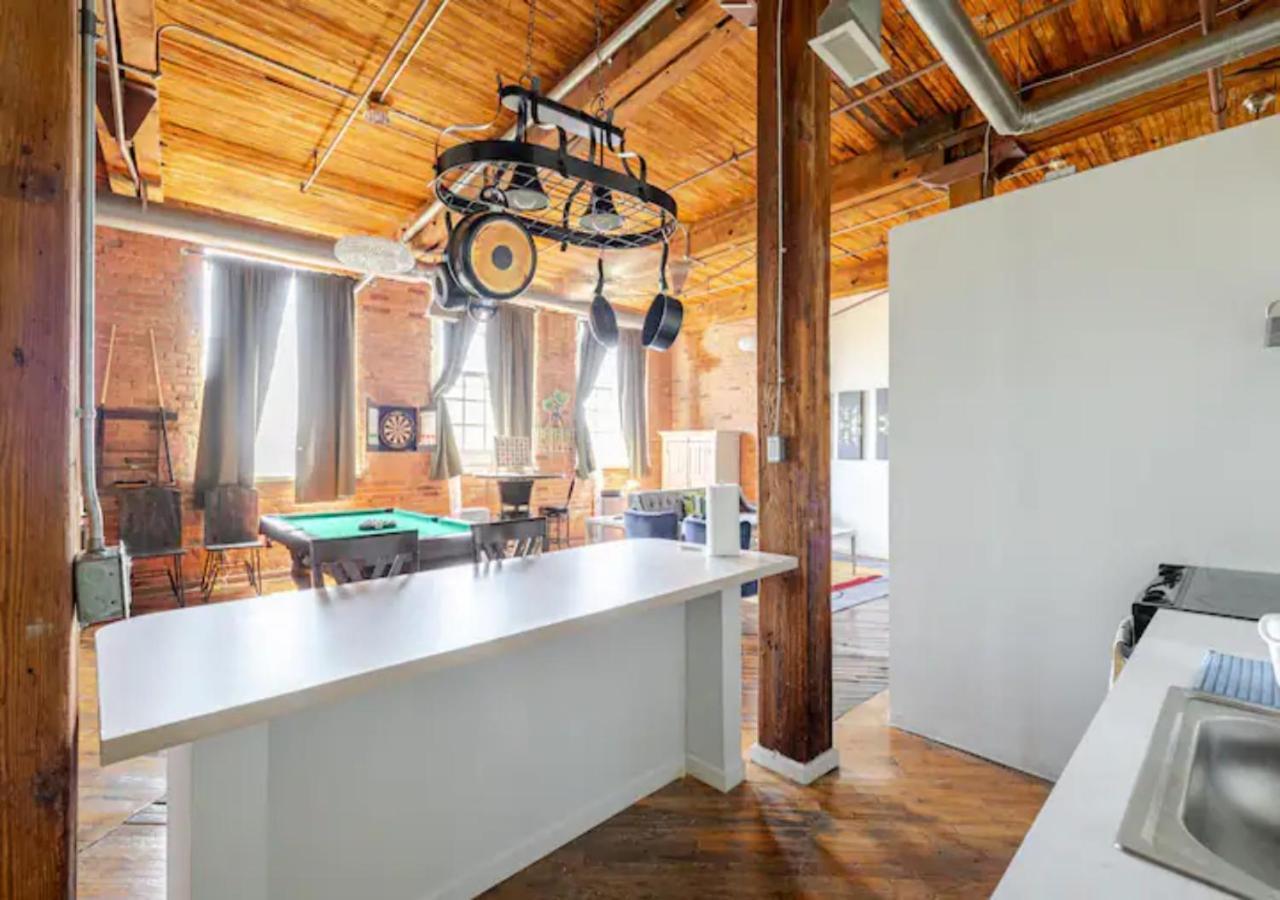 Apartment Riverview Loft Detroit